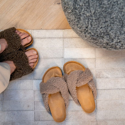 Lilly Cross Slipper Teddy Brown