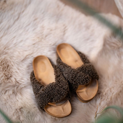 Lilly Cross Slipper Taupe